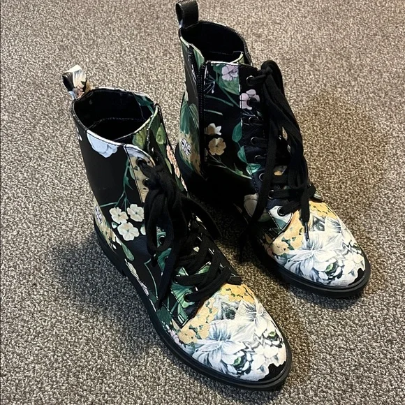 Steve Madden Multicolor Floral Ankle Boots - Picture 2 of 4